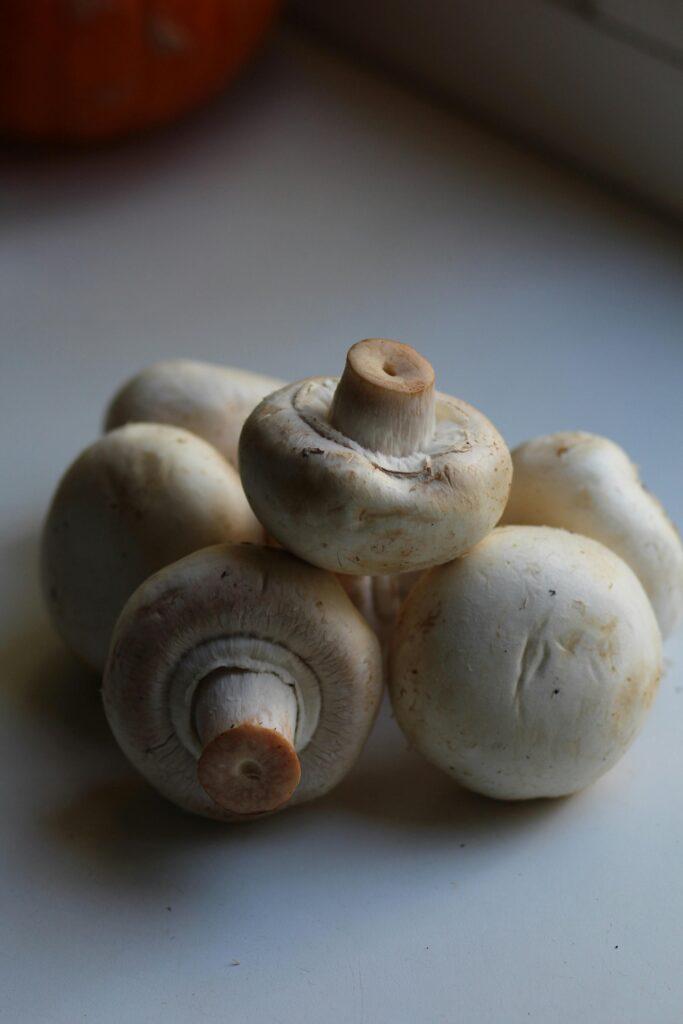 Small White Button Mushrooms: A Nutritious Superfood for Your Diet